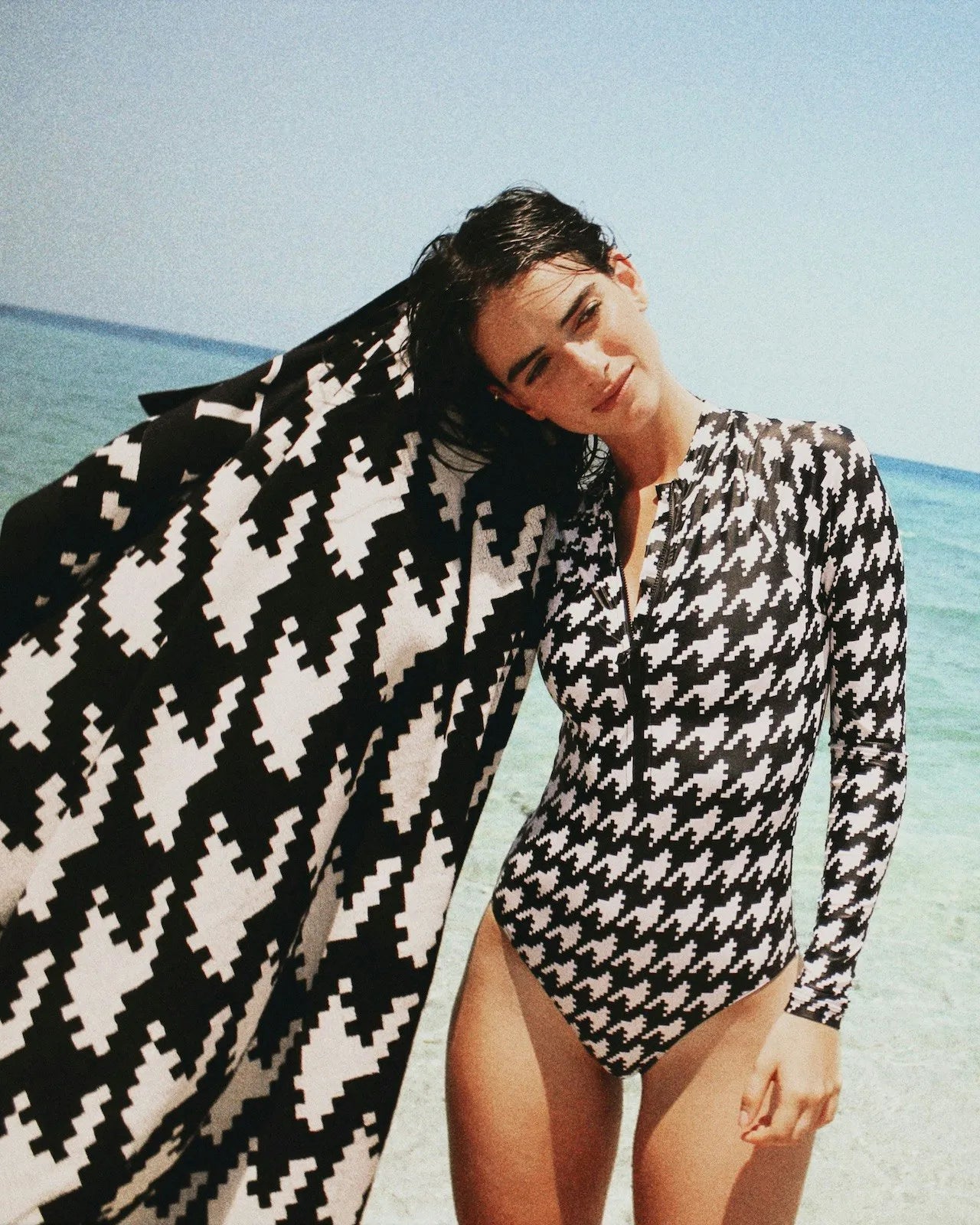 Black & White - Houndstooth Print