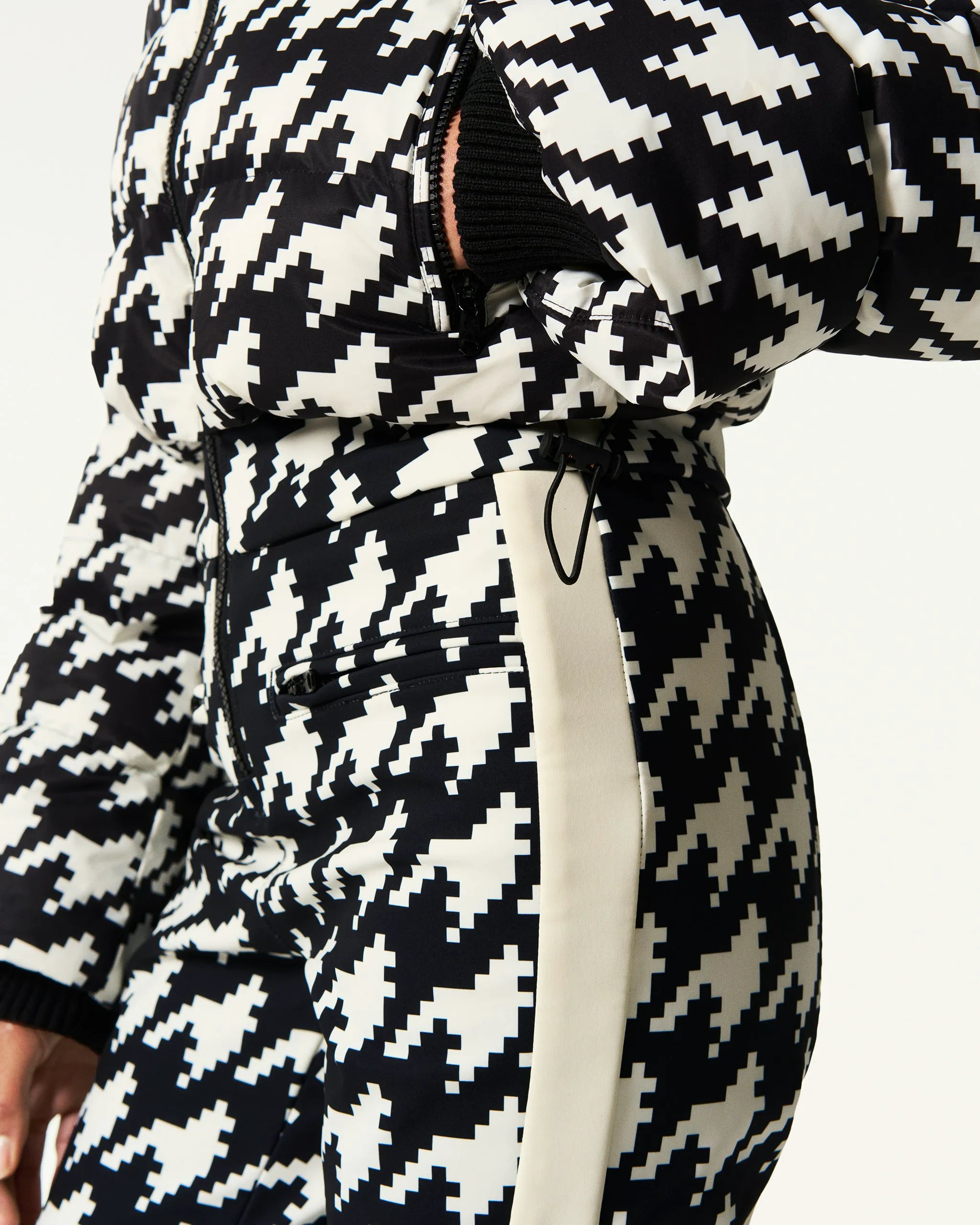 Black & White - Houndstooth Print