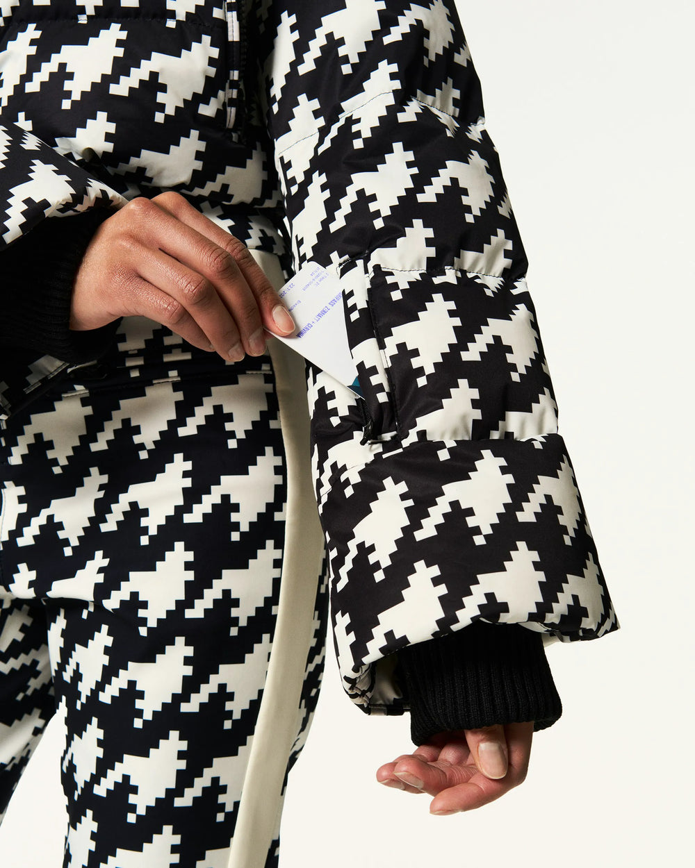 Black & White - Houndstooth Print